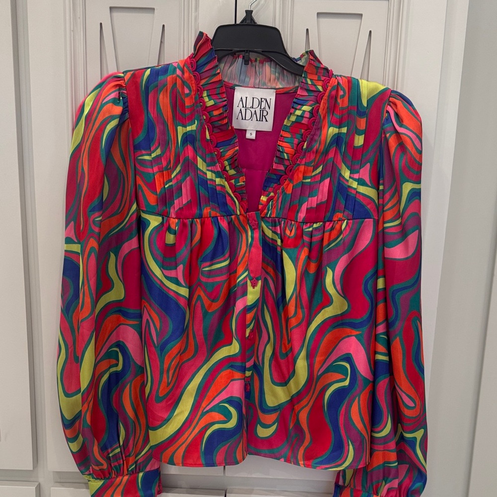 Women's Vibrant Swirl Blouse